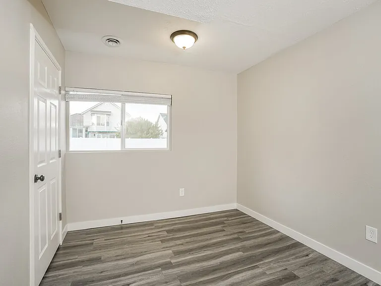 1922 W Quarter Horse Ave — Photo 14