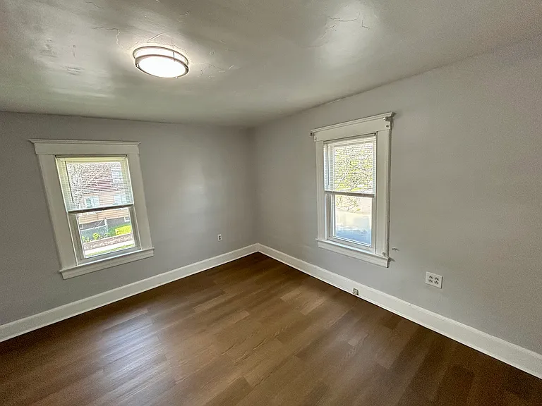 71 Schubert St — Photo 10