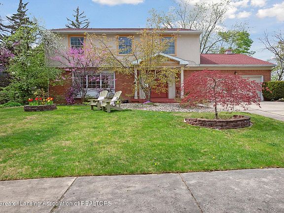 3rd image of 625 Cowley Ave