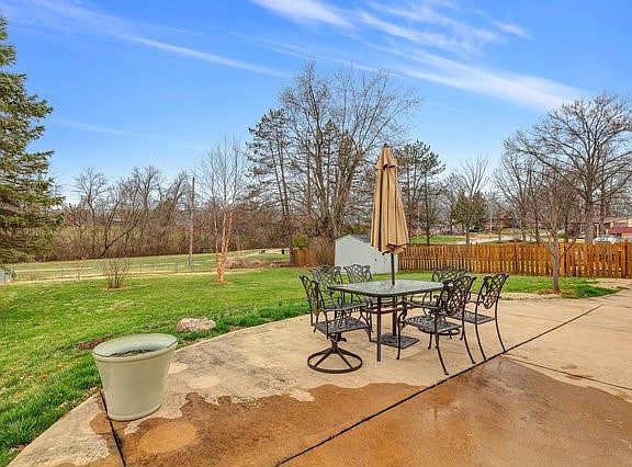 3rd image of 9656 Yorkshire Estates Dr