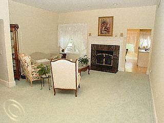 3rd image of 45899 Litchfield Dr