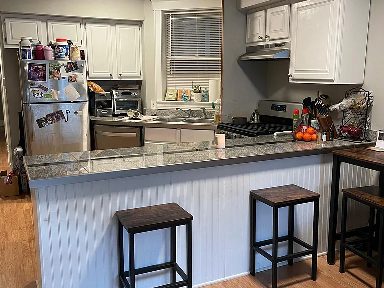 2316 W Superior St #2E — Photo 3