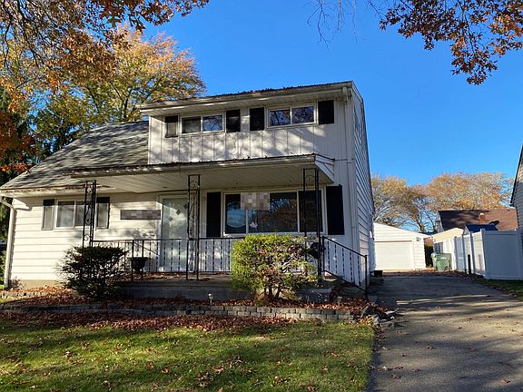 2nd image of 631 Roanoke Ave