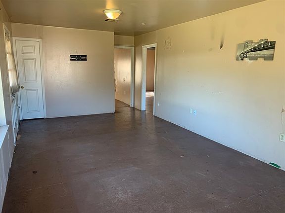 3rd image of 306 N Carney