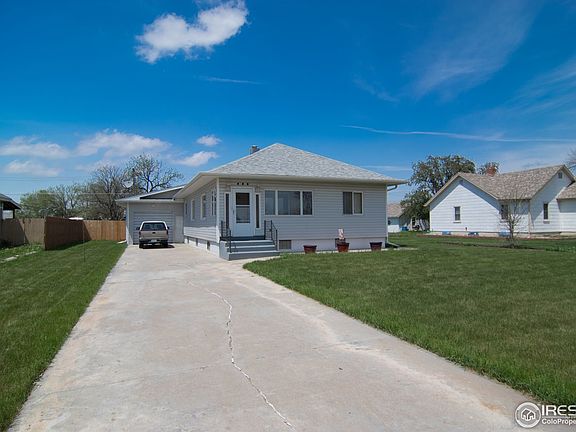 2nd image of 420 E 4th St