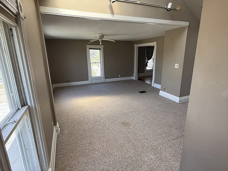 1021 Harlem Blvd #2 — Photo 17