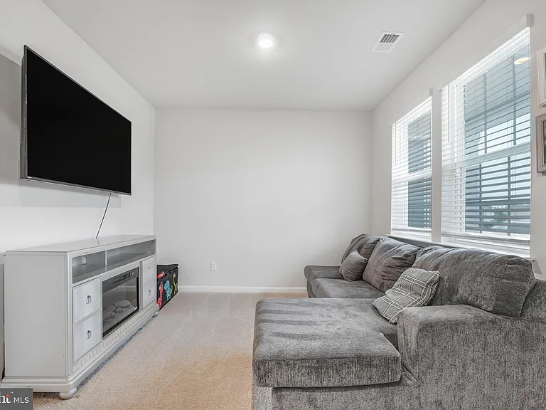115 Bell Tower Ln — Photo 9
