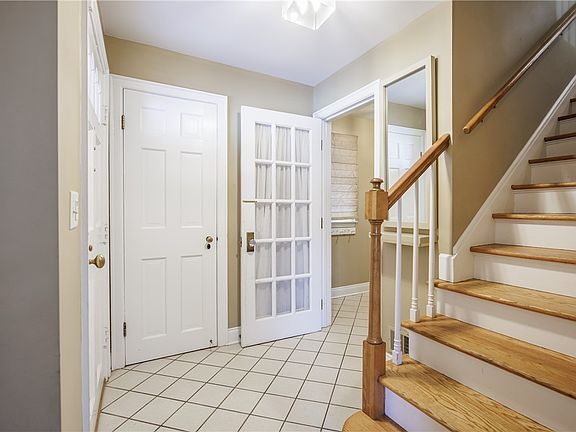 4th image of 85 Stonybrook Dr