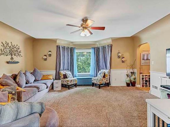 3rd image of 506 Evans Ave N