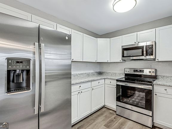 4th image of 2547 Pamela Dr
