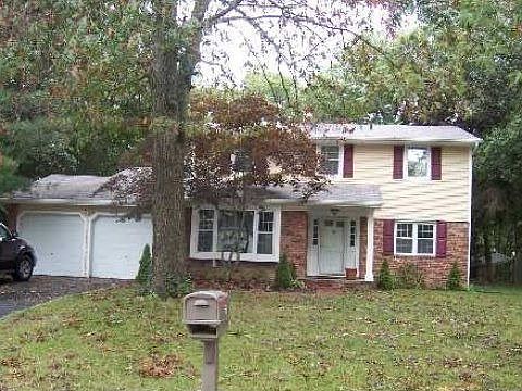 1st image of 23 Hyde Ln