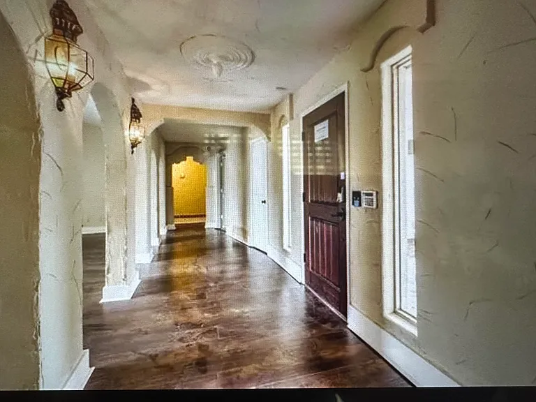 Linda Ln — Photo 4