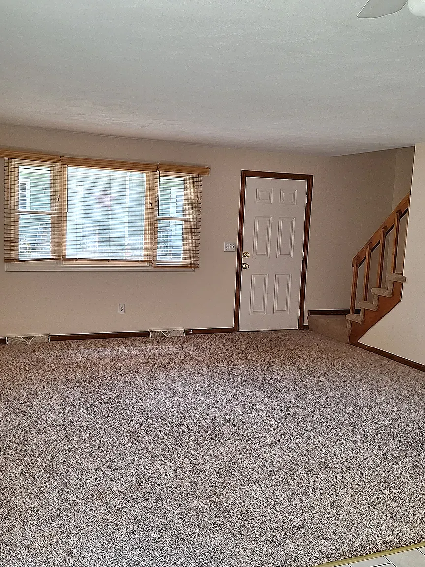 2 bed, 1.5 bath, 1000 sqft, $2,300 — Photo 2