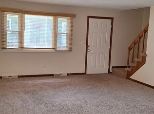 38 Manchester St APT L, West Warwick, RI 02893