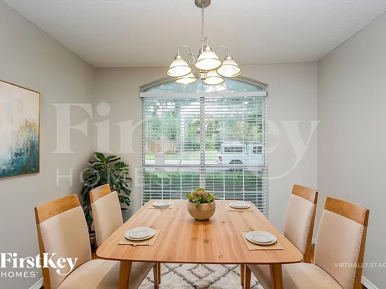 7956 Clear Brook Cir — Photo 8