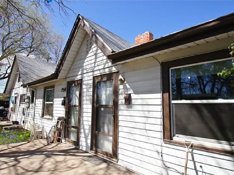 285 Zenobia Street — Photo 1