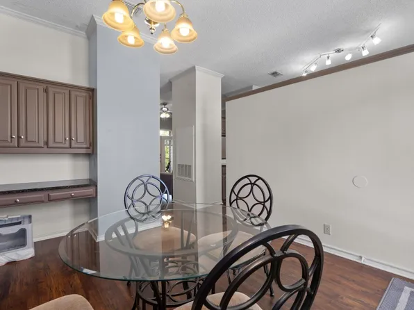 914 W 26th St APT 301, Austin, TX 78705