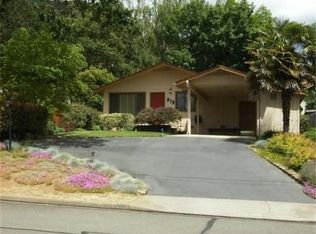 913 NE 12th St, Grants Pass, OR 97526