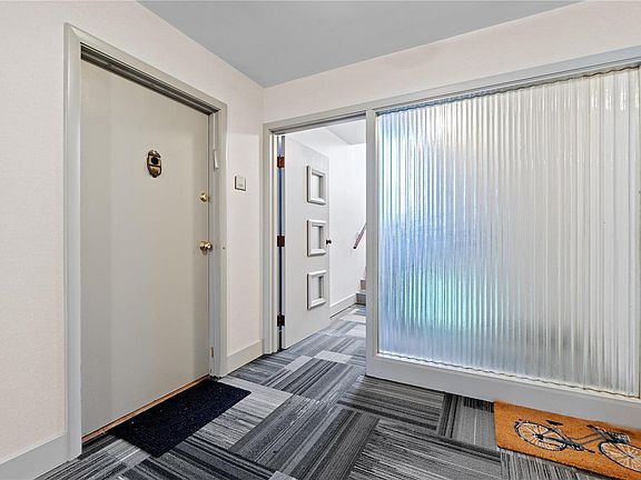 4th image of 2 Delcrest Ct APT 102
