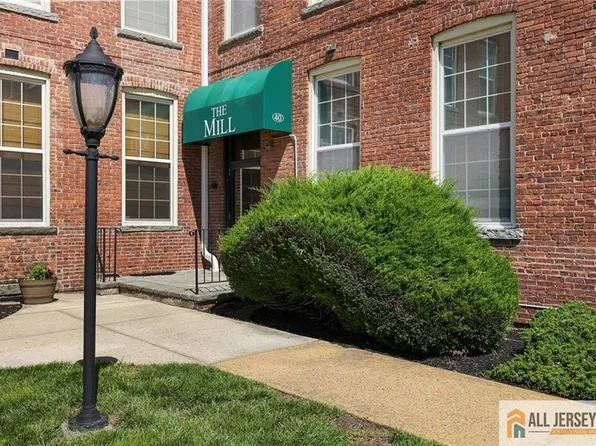 40 Washington Ave APT 13, Milltown, NJ 08850