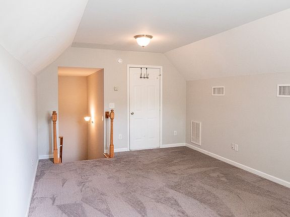 4th image of 115 Gardenwood Ct