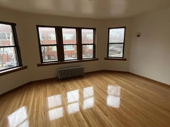 5571 W Monroe St APT 2B, Chicago, IL 60644