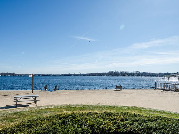 5th image of 5251 Paw Paw Lake Rd APT 16