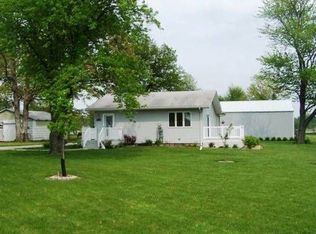 890 Bear Rd, Decatur, IL 62522