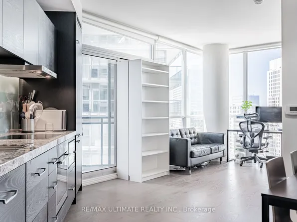 45 Charles St E, Toronto, ON