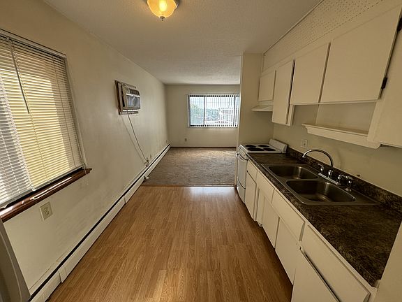 2nd image of 2400 Larpenteur Ave W #6B