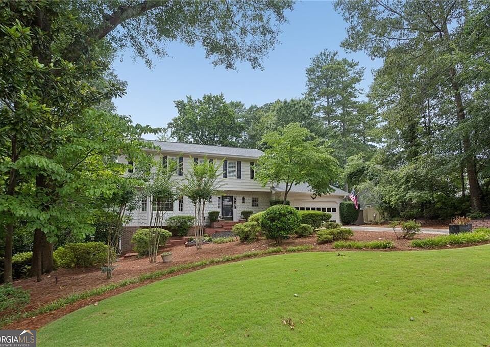1st image of 3825 Creekview Dr NE