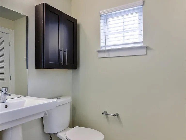 25 Hillside Ave #109 — Photo 10