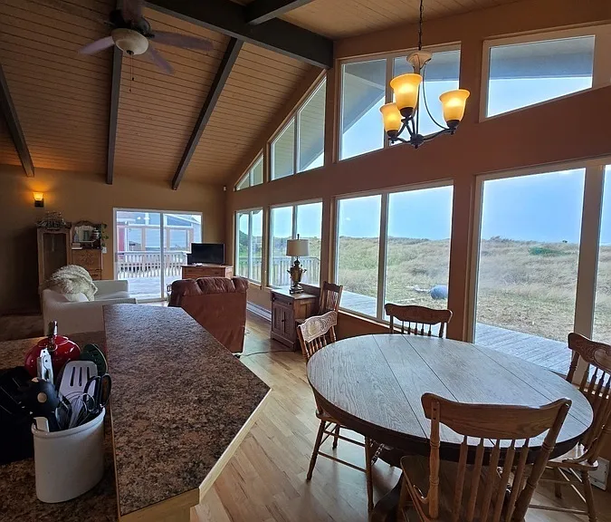 1902 NW Oceania Dr — Photo 5
