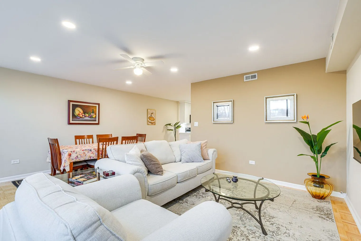 2 bed, 1.0 bath, 947 sqft, $2,870 — Photo 2