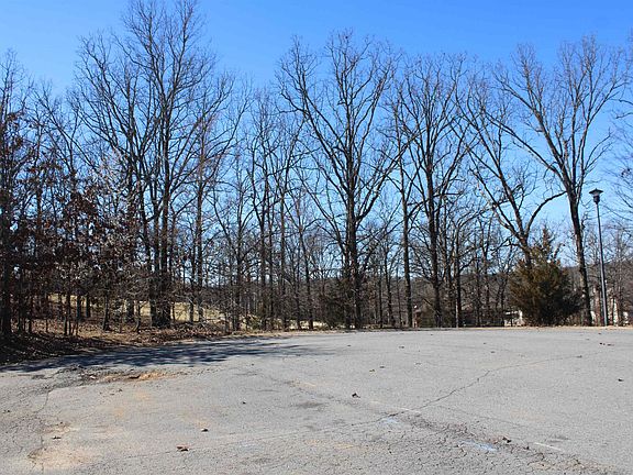 5th image of 22 Algonquin Ct