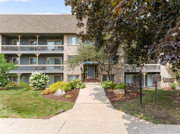 2926 Mount Hope Rd #31, Okemos, MI 48864