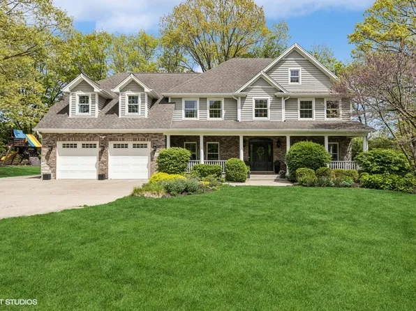 8250 Steepleside Dr, Burr Ridge, IL 60527