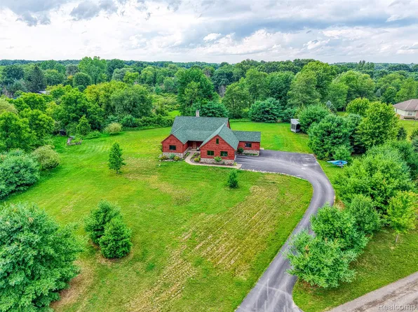 7200 Wiggins Rd, Howell, MI 48855