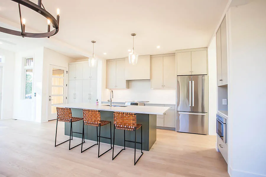 3 bed, 2.5 bath, $4,950 — Photo 3