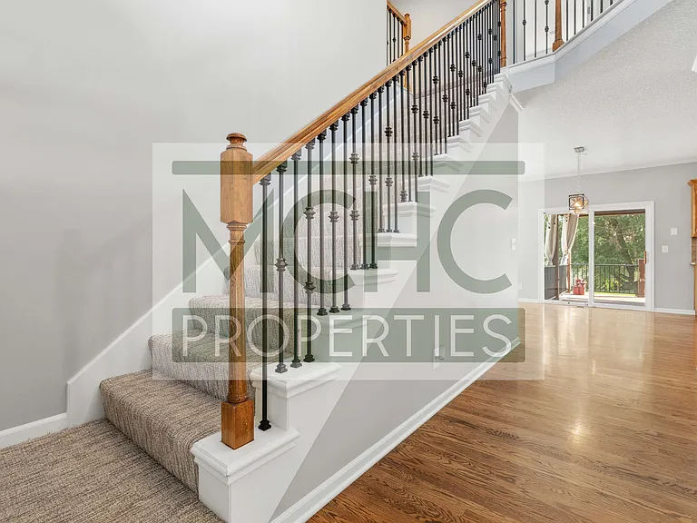 2353 SW Current Ct — Photo 3
