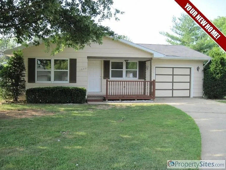 1040 Oxford Ct photo 1