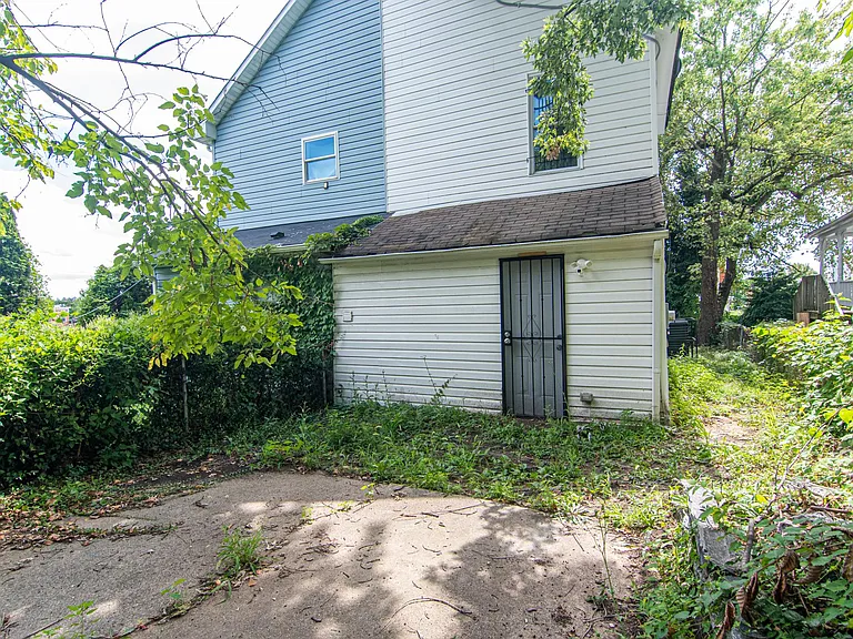 3000 Erdman Ave — Photo 33