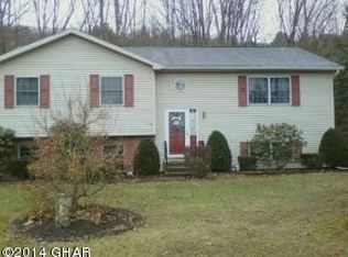 Persimmon Dr, Drums, PA 18222