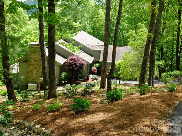258 Dalhousie Ct, Flat Rock, NC 28731