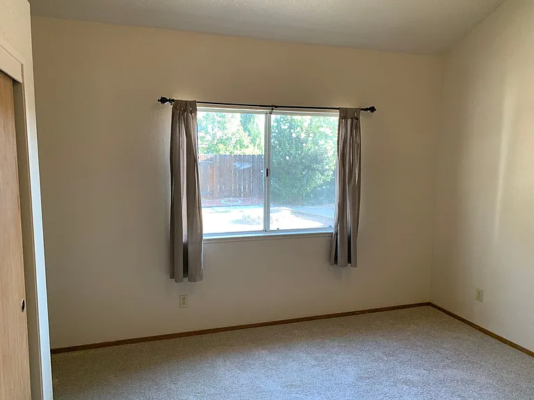 321 Thomsen Rd — Photo 6