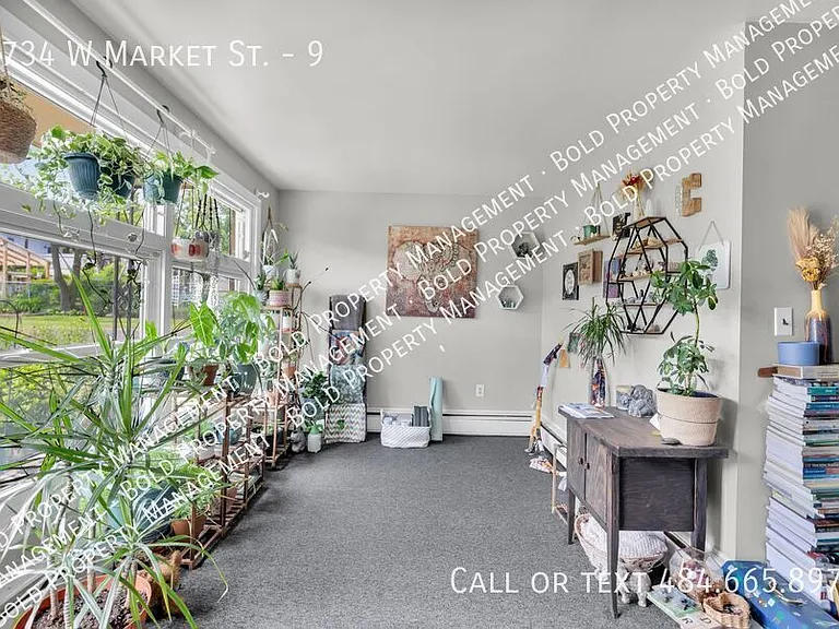 1734 W Market St #9 — Photo 7