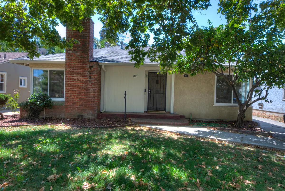 818 Willow Glen Way photo 1