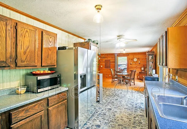 561 Bee Tree Rd — Photo 6