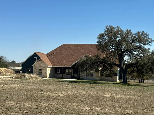 477 Laguna Rd, Bandera, TX 78003