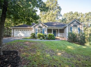 139 Candlestick Dr, Hull, GA 30646